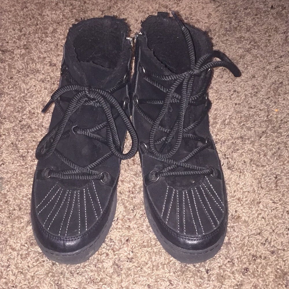 SNOW BOOTS!!